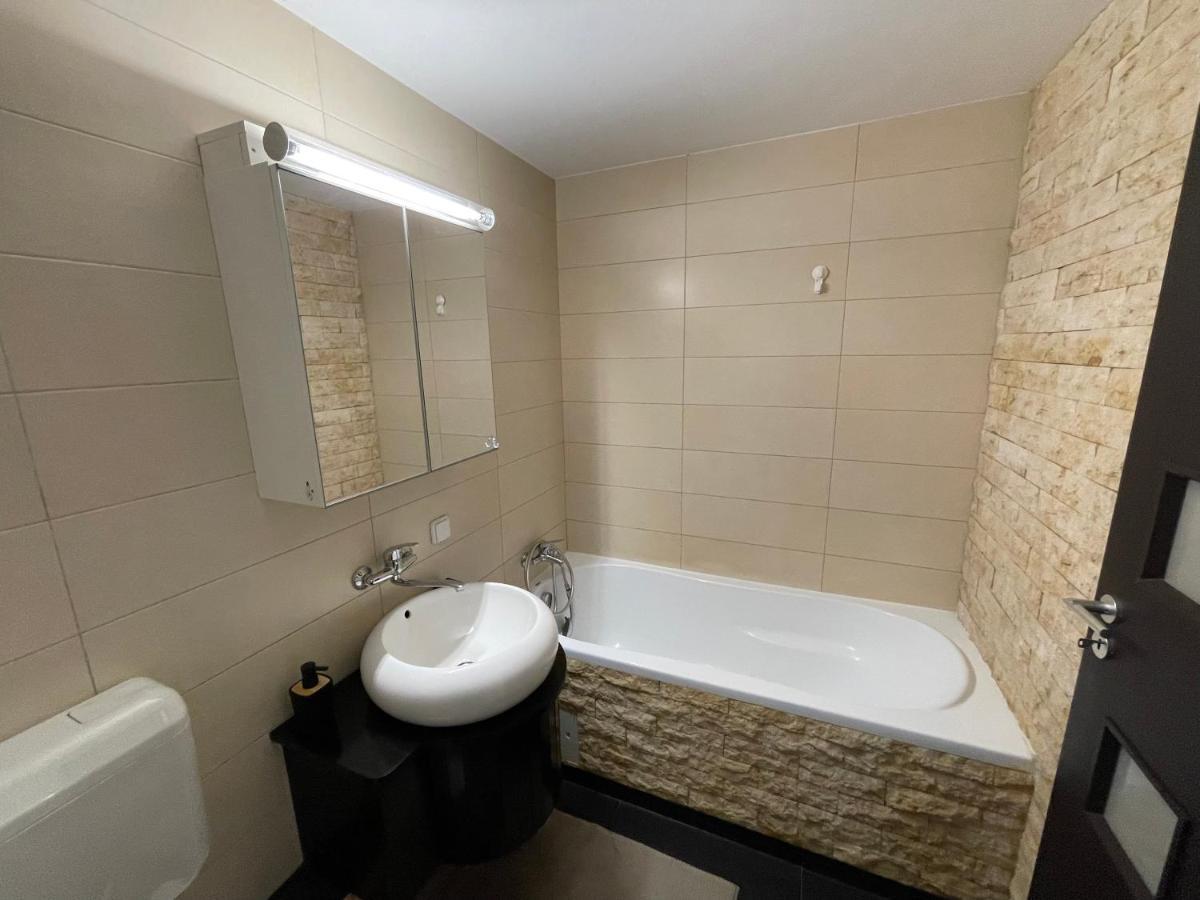 Sunset Luxury Apartment Near Unirii Square Bukarest Exteriör bild